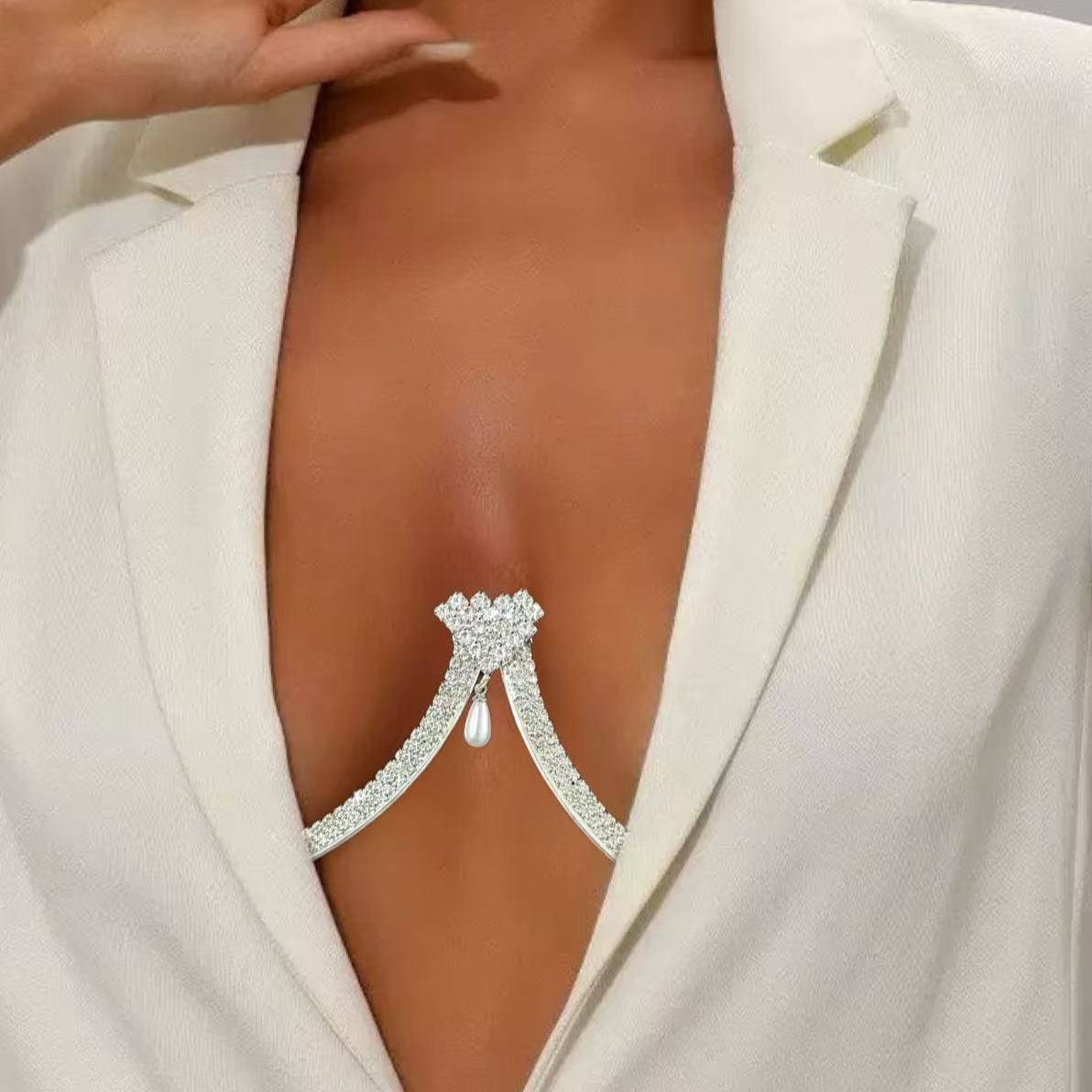 Body Jewelry Necklace - Women's chest support pearl pendant heart-shaped